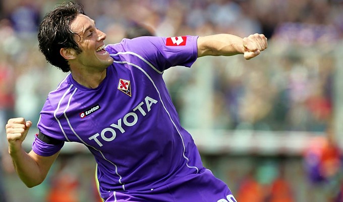 La storia di Luca Toni alla Fiorentina. Firenze tra amore, scarpa d’oro, ripensamenti e un grande ritorno…