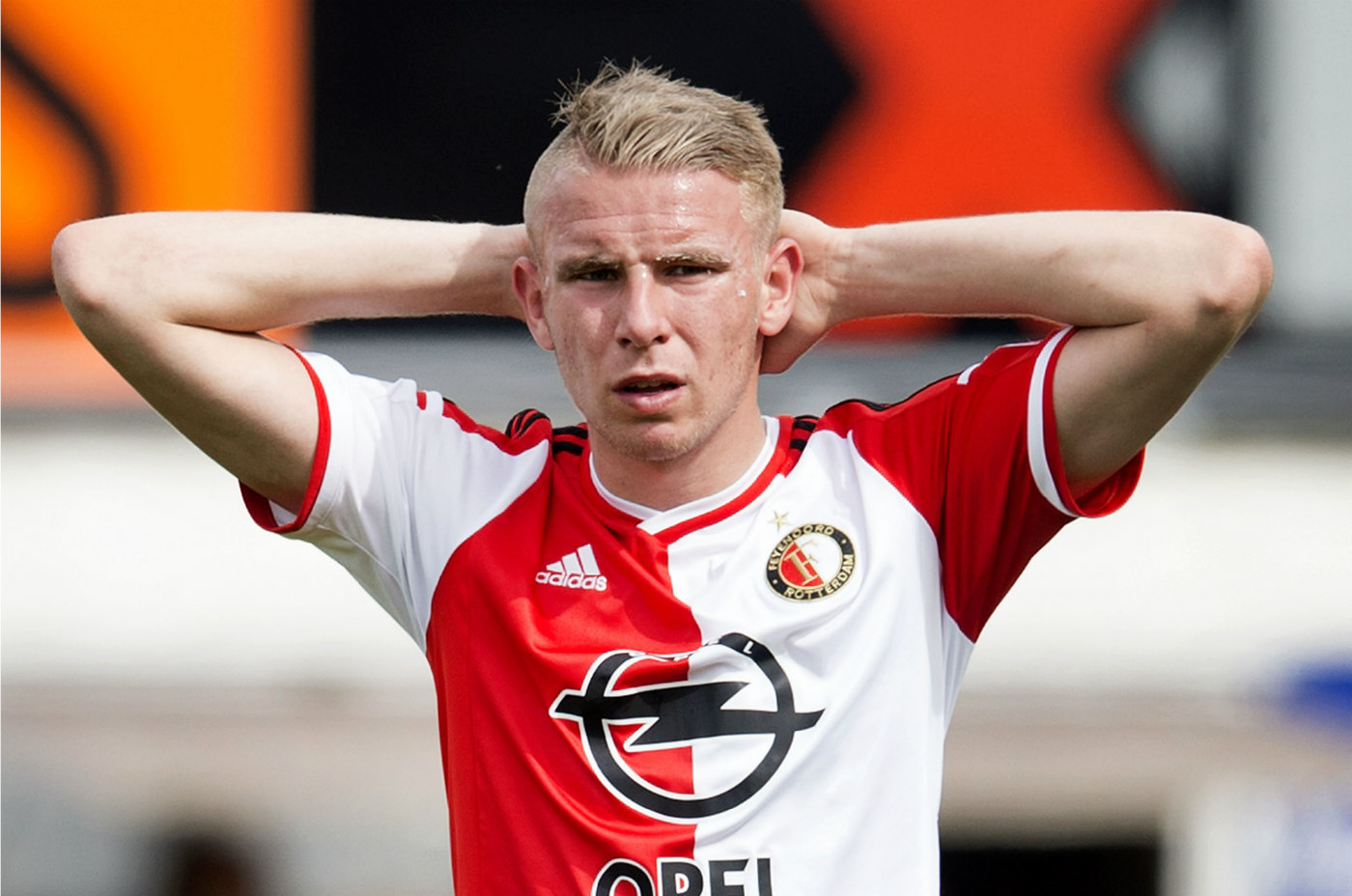 Mercato difesa: si complicano le piste Van Beek e Juninho. Il motivo fa arrabbiare i tifosi…