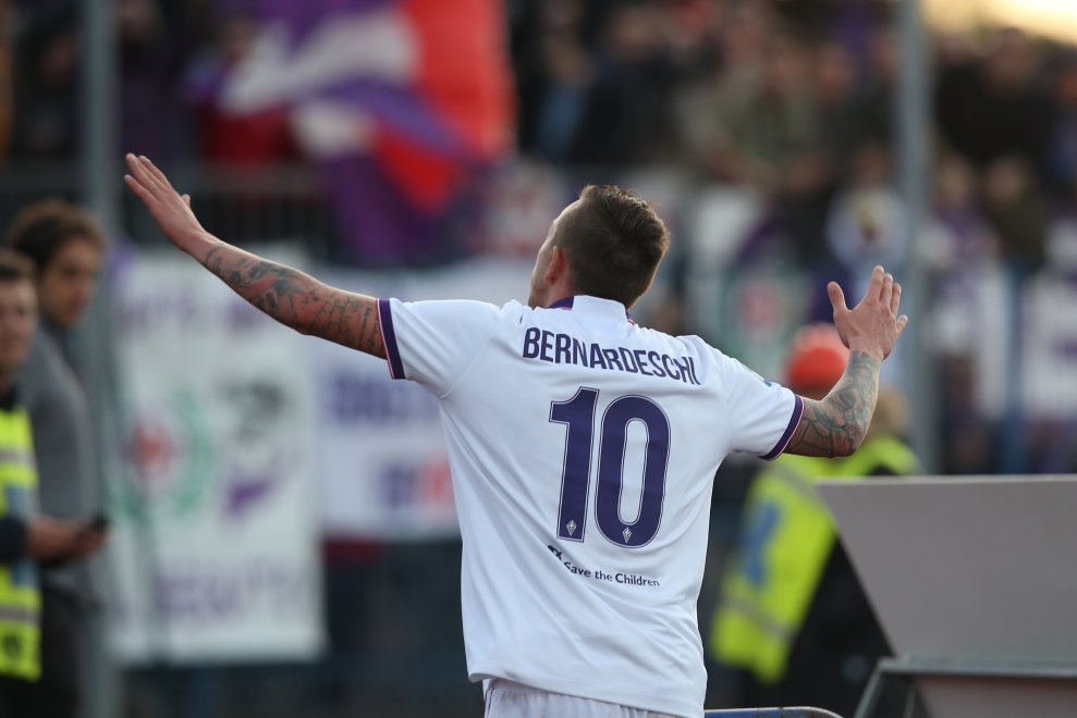 Bernardeschi: “Sto pensando di chiudere la mia carriera alla Fiorentina. Onorato dei cori dei tifosi”