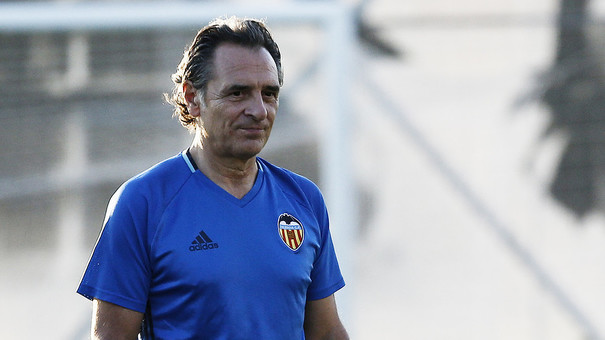 Il Valencia di Prandelli sempre più nel caos: giocatori aggrediti nella notte all’uscita dal centro sportivo