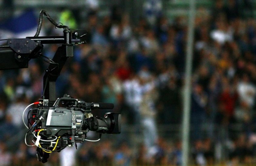 Novità epocale in serie A, dal prossimo anno ci sarà la moviola in campo