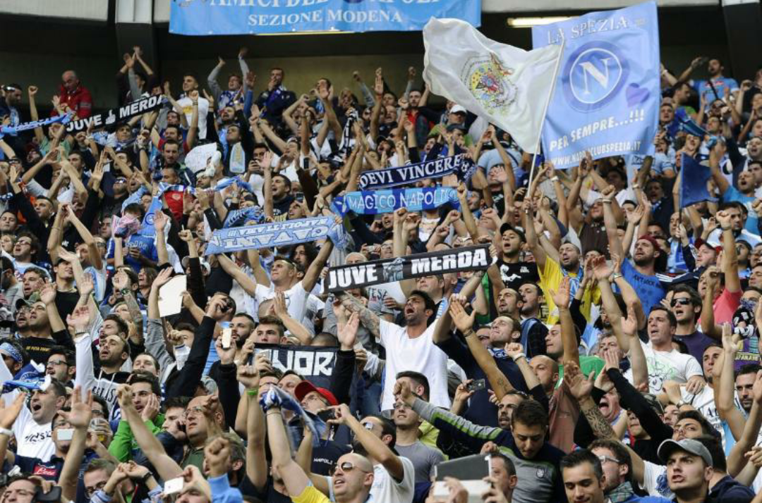 Vergogna a Napoli, una famiglia costretta a lasciare lo stadio perchè tifosi della Juventus