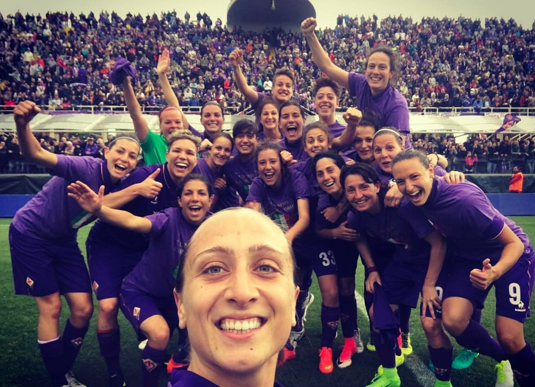 LA GIOIA È DONNA, 10 MILA TIFOSI VIOLA DIMOSTRANO AMORE ALLA STRAORDINARIA FIORENTINA WOMEN’S
