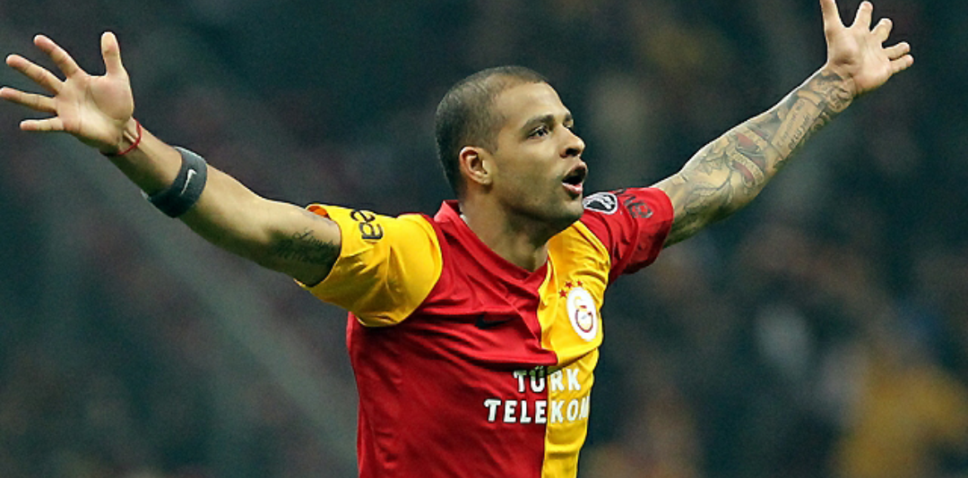 Felipe Melo: “Mando un bacione ai tifosi della Fiorentina, i tifosi viola mi sono rimasti nel cuore”