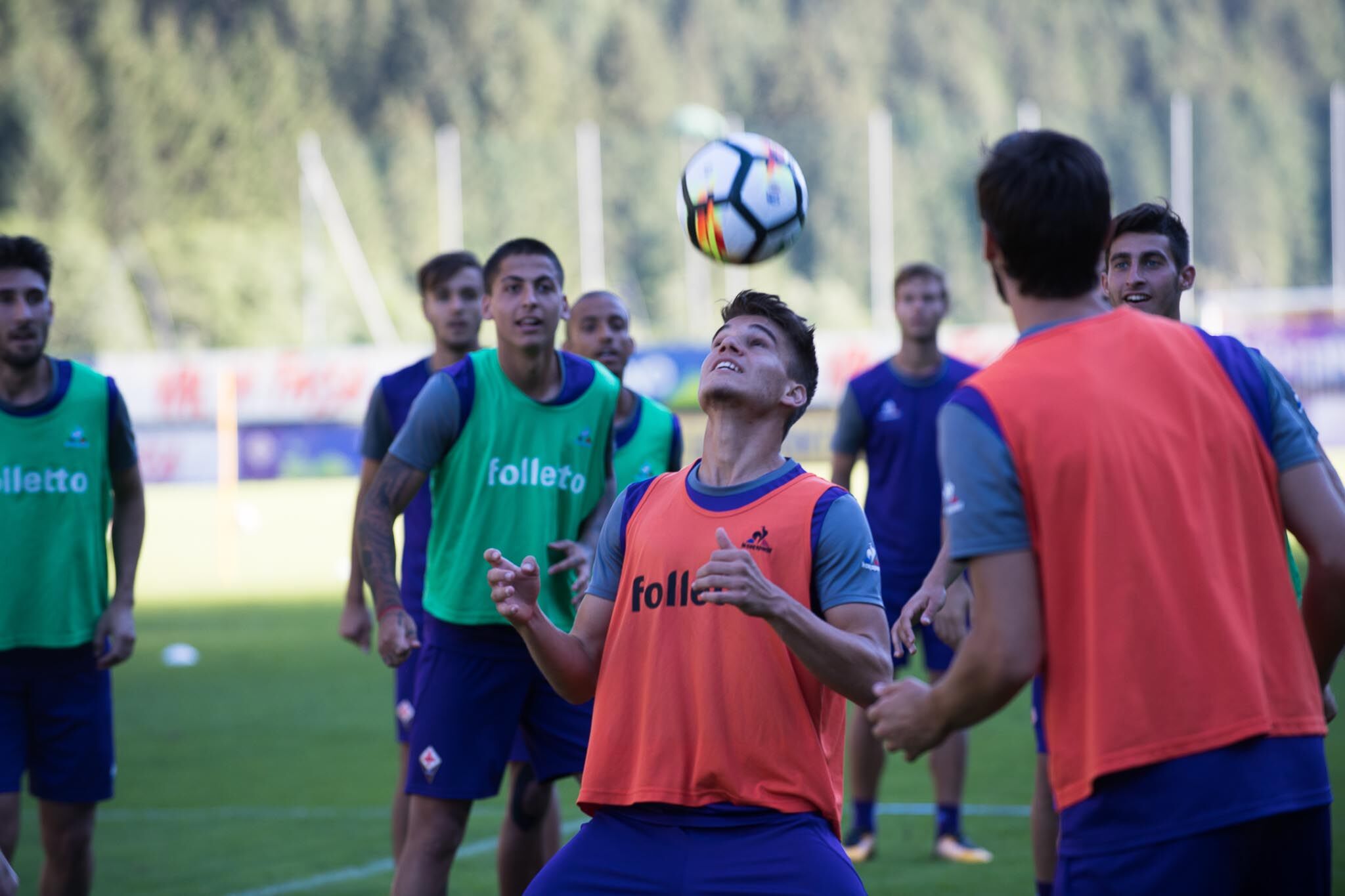 Hagi fa una magia di alta classe in allenamento e Pioli si complimenta con lui per la prodezza