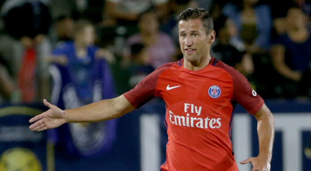 La Nazione, Corvino vuole affidare il centrocampo della Fiorentina a Krychowiak del Psg ma il problema è l’ingaggio altissimo