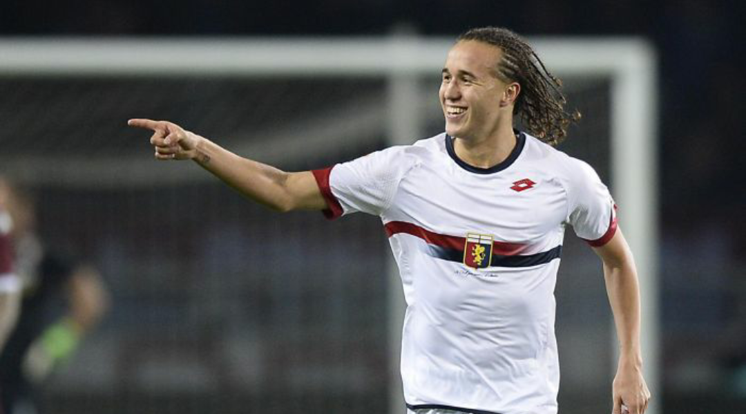 È lotta tra Juventus e Fiorentina per Laxalt del Genoa. Il costo del cartellino è 10 milioni di euro