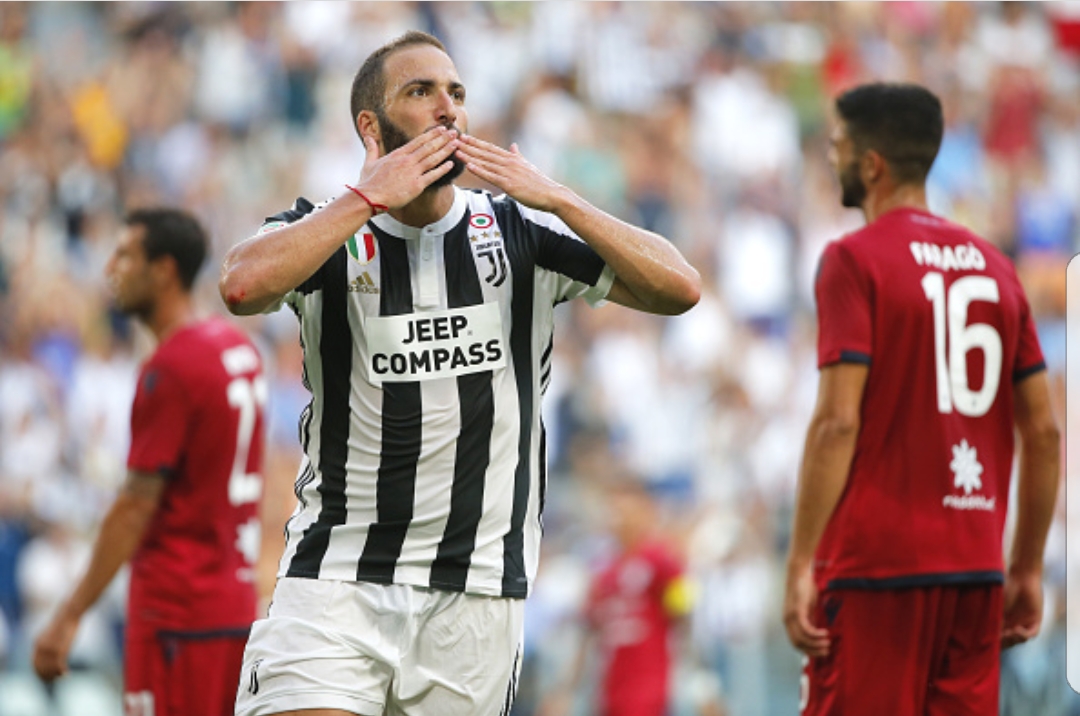 La Juventus vince all’esordio contro il Cagliari 3-0. Per Bernardeschi nemmeno un minuto in campo