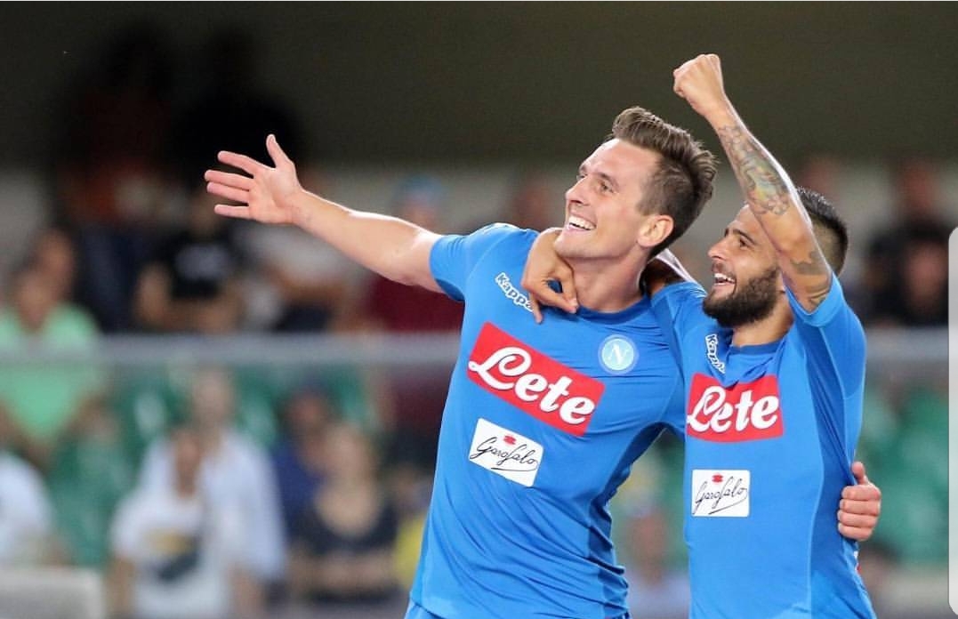 Il Napoli risponde subito alla Juventus. A Verona contro l’Hellas finisce 1-3, in gol Milik e Ghoulam