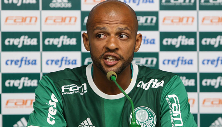 Felipe Melo attacca l’allenatore del Palmeiras su WhatsApp e poi si scusa: “Ero ubriaco”