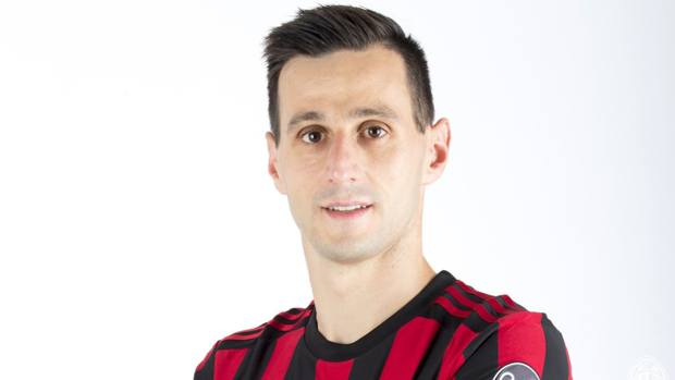 Kalinic si fa male e non riesce a recuperare per la partita più importante. Montella non lo convoca per il derby