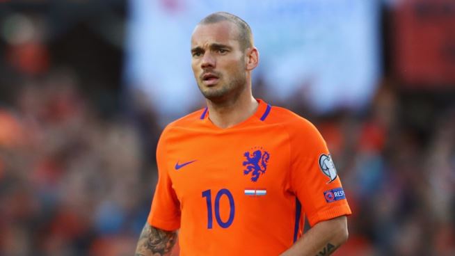 Il Nizza ufficializza Sneijder dopo le visite mediche: via libera per Eysseric in viola?