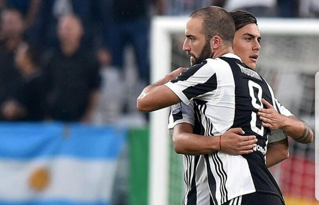 La Juventus vince in casa contro il Chievo 3-0. Panchina per Tomovic e qualche minuto per Bernardeschi