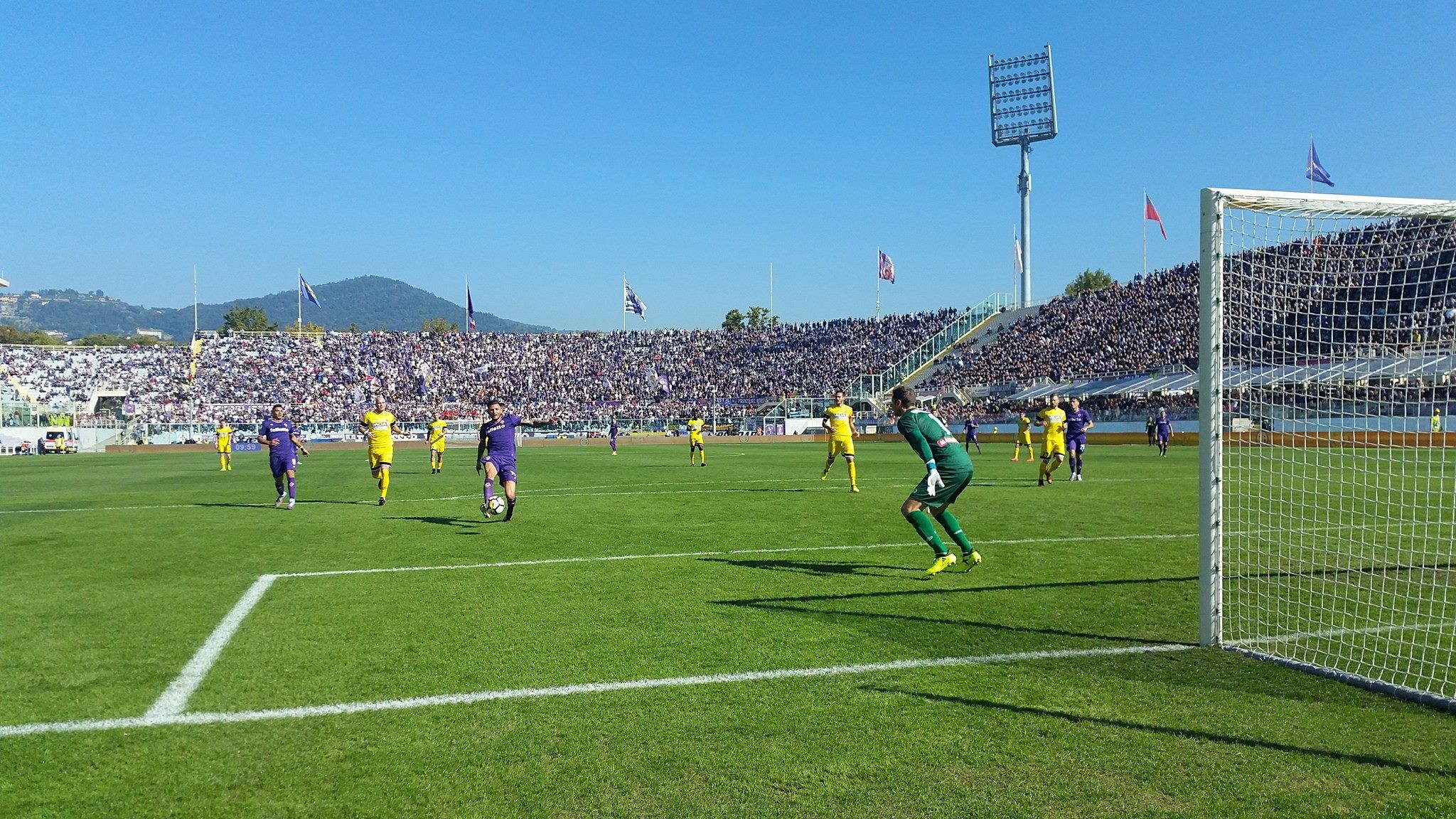 Al “Franchi” si gioca a una porta sola: Thereau segna e poi due pali, viola avanti 1-0 dopo i primi 45′