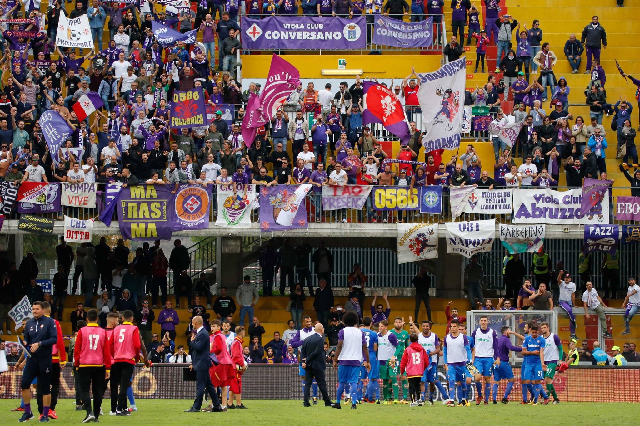 Della Valle nel mirino anche nella trasferta di Benevento, tanti i cori contro la proprietà