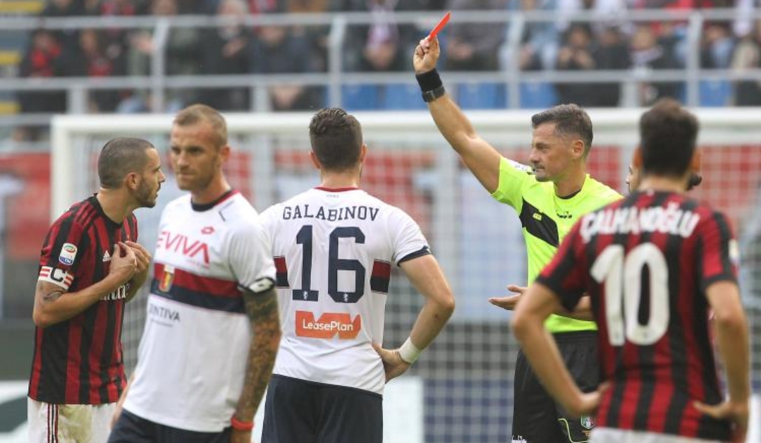 Le decisione del giudice sportivo, Bonucci squalificato per due giornate, salta la Juventus