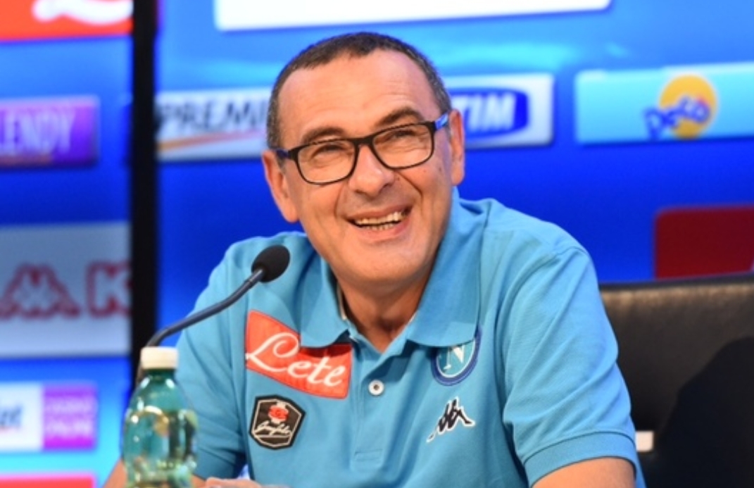 Sarri in conferenza cita Firenze: “Te lo dico in fiorentino, sai una sega tu di quel che dico negli spogliatoi”
