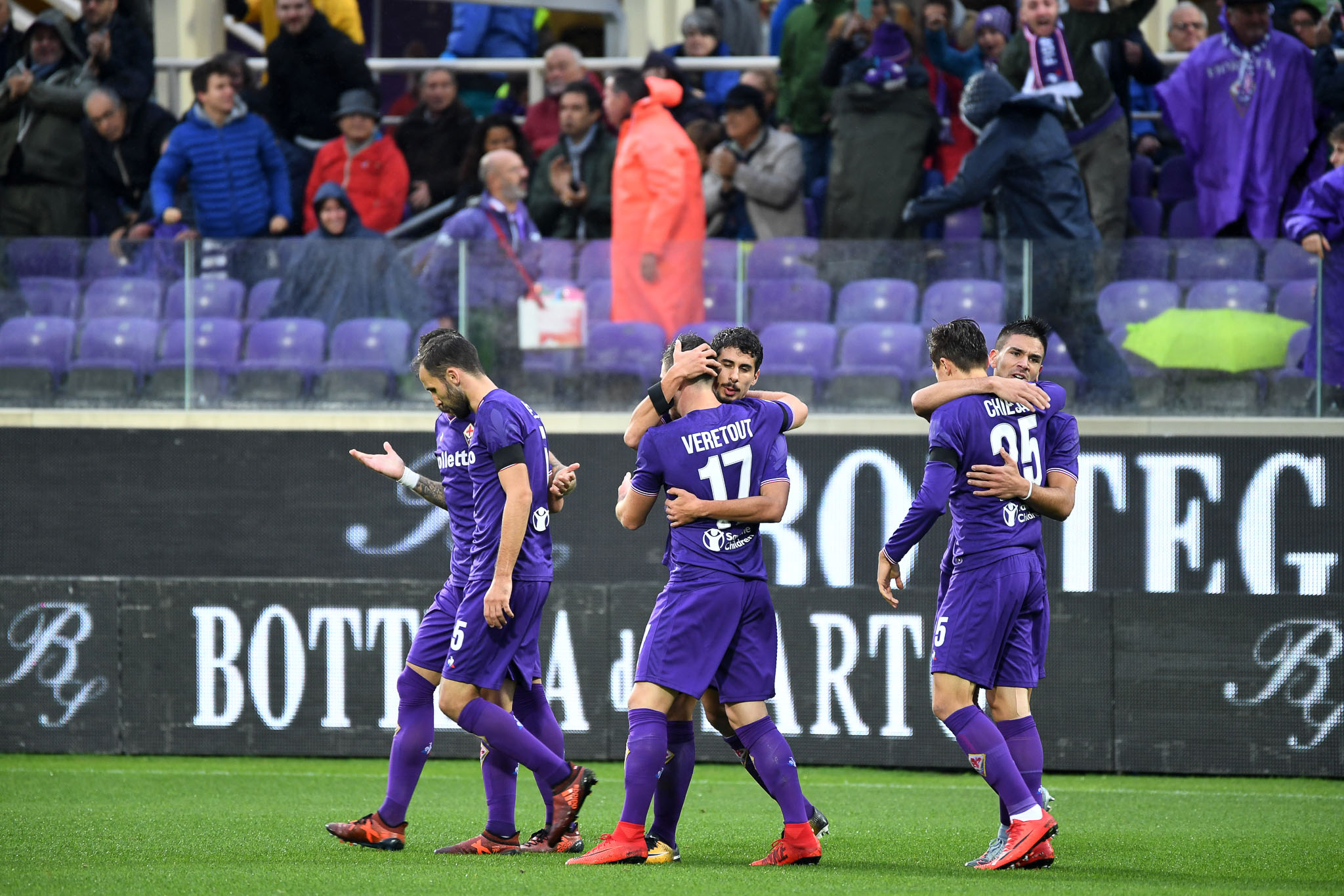 Benedetto Ferrara scrive: ” Al di là degli arcobaleni dipinti in cielo dal presidente esecutivo, la Fiorentina sta iniziando a credere in se stessa. Oggi a Napoli…”