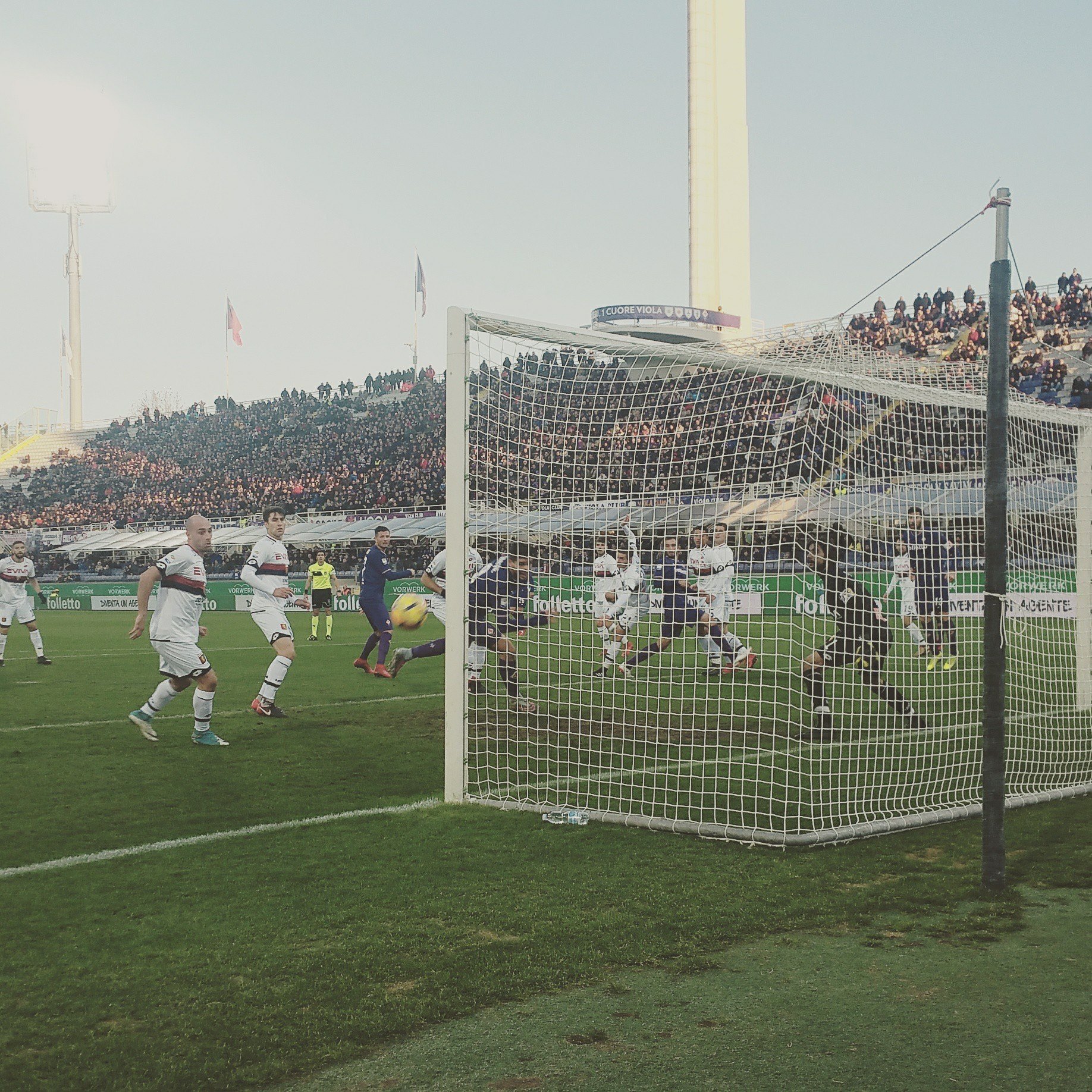 Cadono le dirette concorrenti ma la Fiorentina non ne approfitta, contro il Genoa grande occasione persa