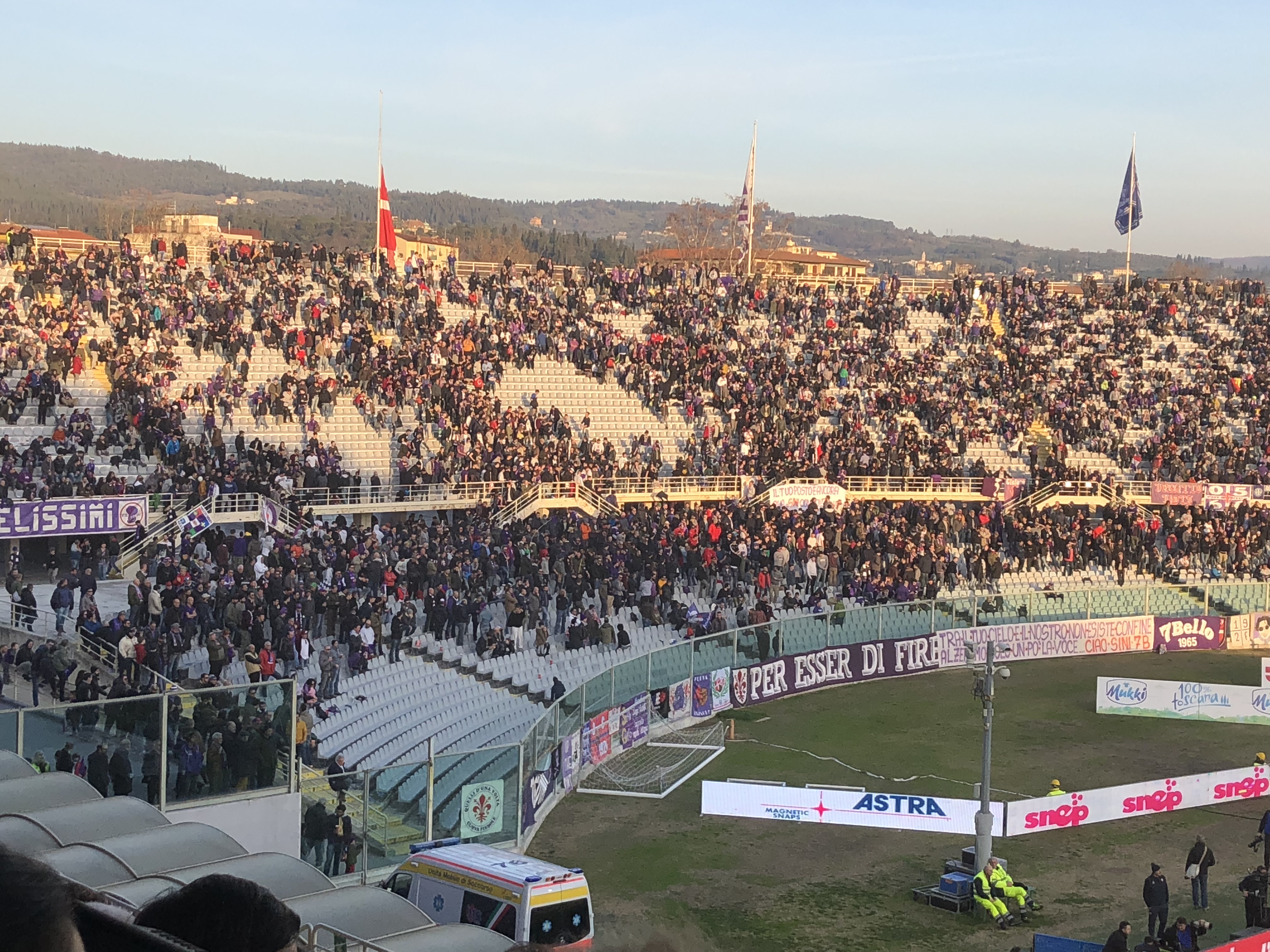 I tifosi abbandonano la Curva Fiesole sull’ 1-4 per protesta. La foto