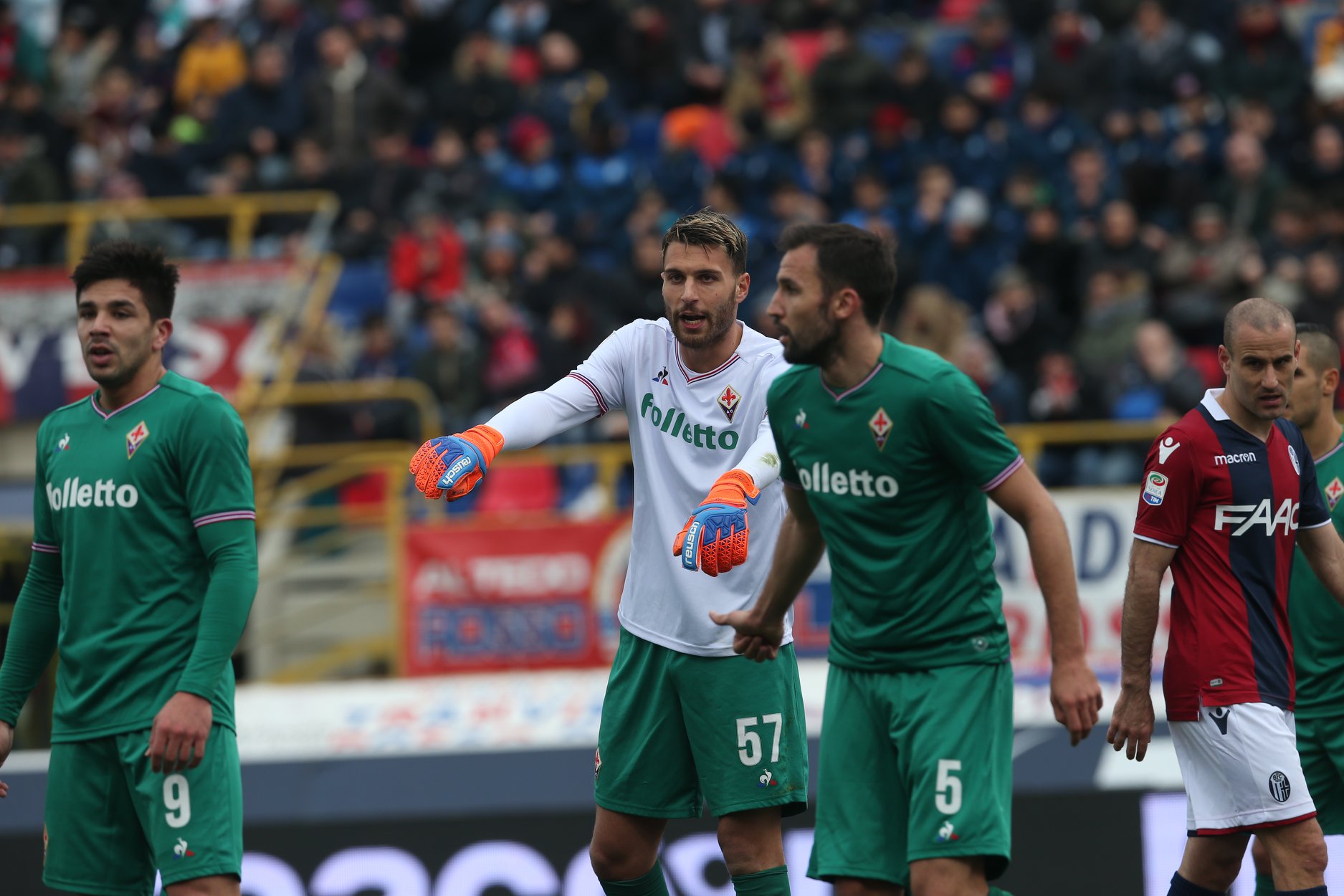 Bologna-Fiorentina 1-1 al 45′: due clamorosi gol da calcio d’angolo. Pulgar replica a Veretout