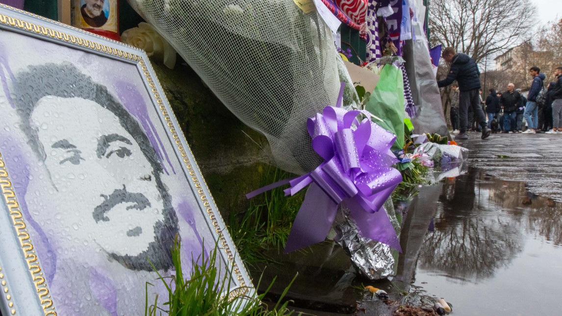 Giovedì lutto cittadino a Firenze per Astori, minuto di silenzio alle 13 e bandiere a mezz’asta