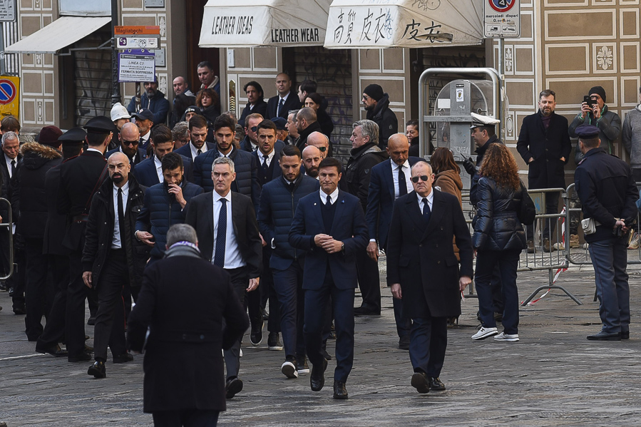 Il Mattino: quell’abbraccio per Astori che riporta la pace nel calcio