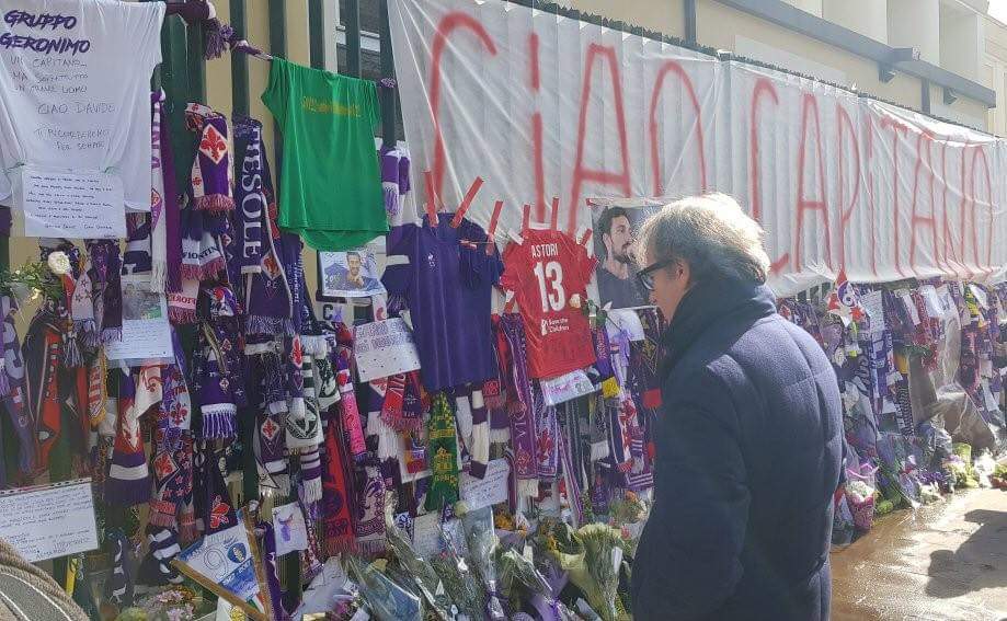 Della Valle fuori dal Franchi si commuove: “Questa è Firenze”. Il patron legge tutte le lettere