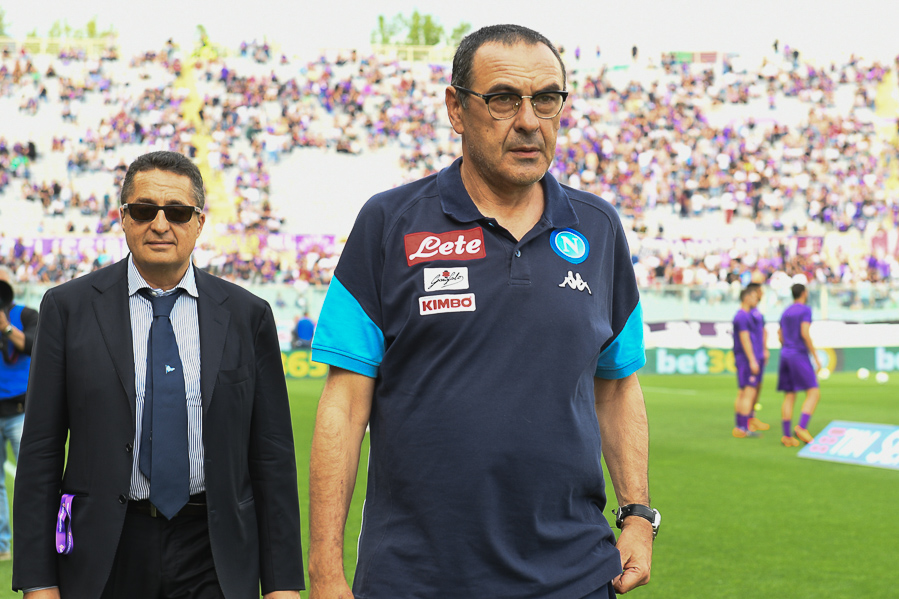 Da Napoli: “Sarri ha ricevuto l’offerta per allenare la Fiorentina da luglio. Ha rifiutato perché….”