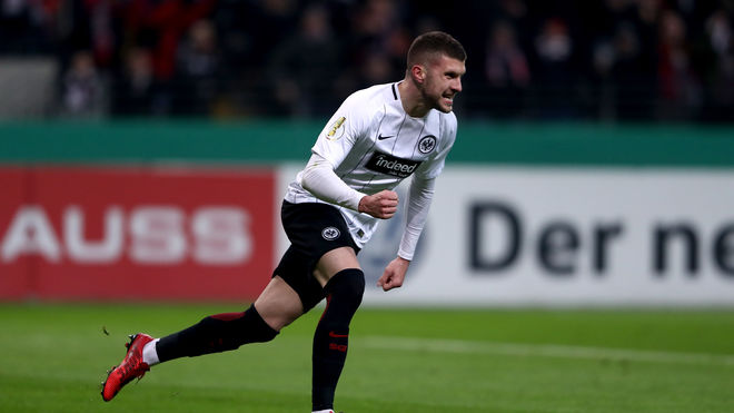 L’Eintracht non ha accettato l’offerta dell’Inter di 30 milioni di euro per Rebic. La viola…