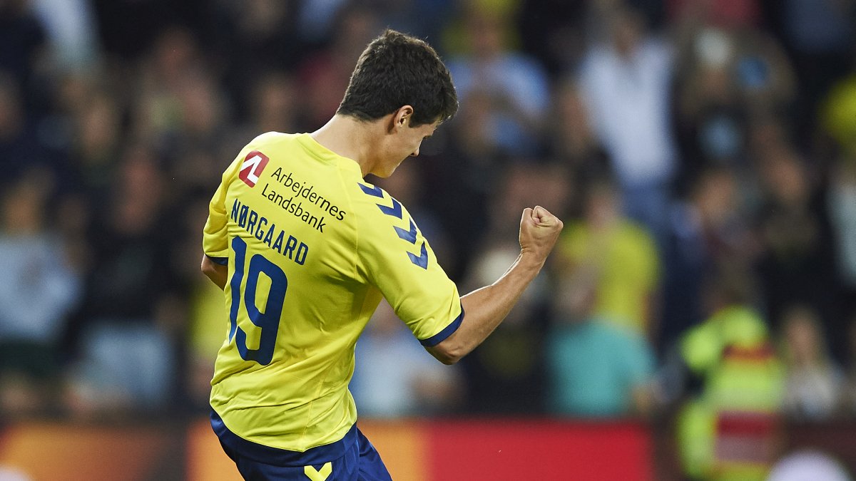 (VIDEO): Ecco Nørgaard, centrocampista completo con una buona tecnica ed il vizio del goal…