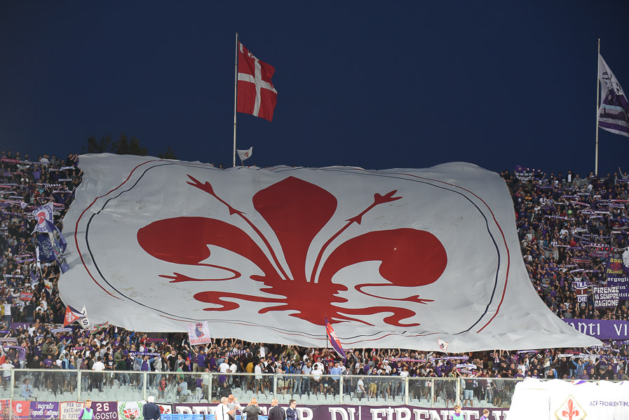 La spinta del tifo viola: in tanti cuori gigliati seguiranno la squadra a Genova