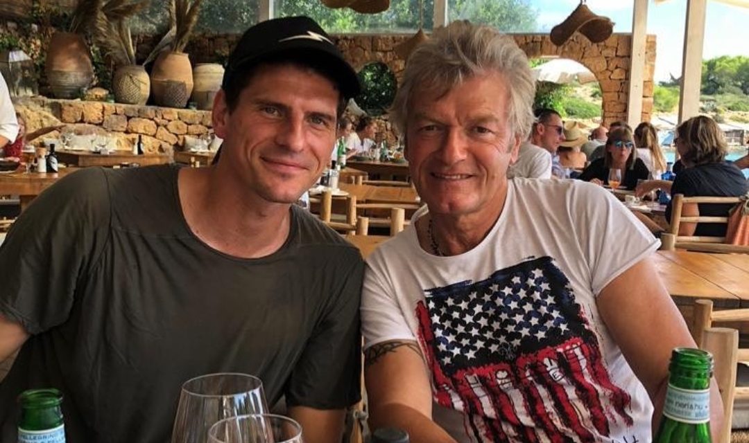 Antognoni va in vacanza ad ibiza ed incontra…Mario Gomez. Ecco la foto dell’incontro a pranzo