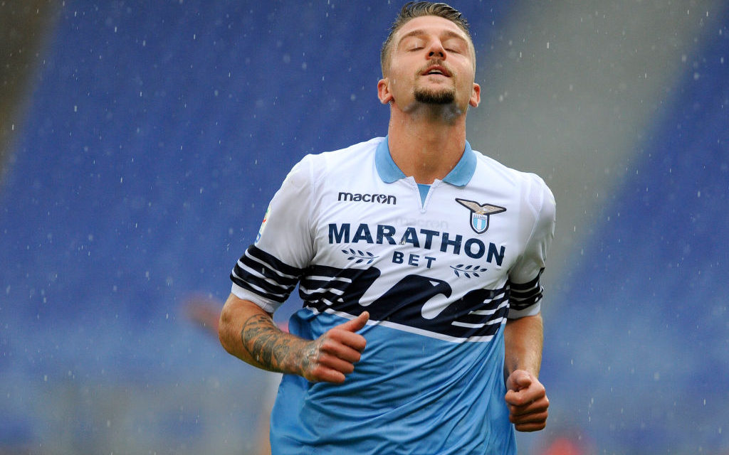 Lazio, striscione dei tifosi contro Milinkovic Savic: Lazio, striscione dei tifosi contro Milinkovic Savic: