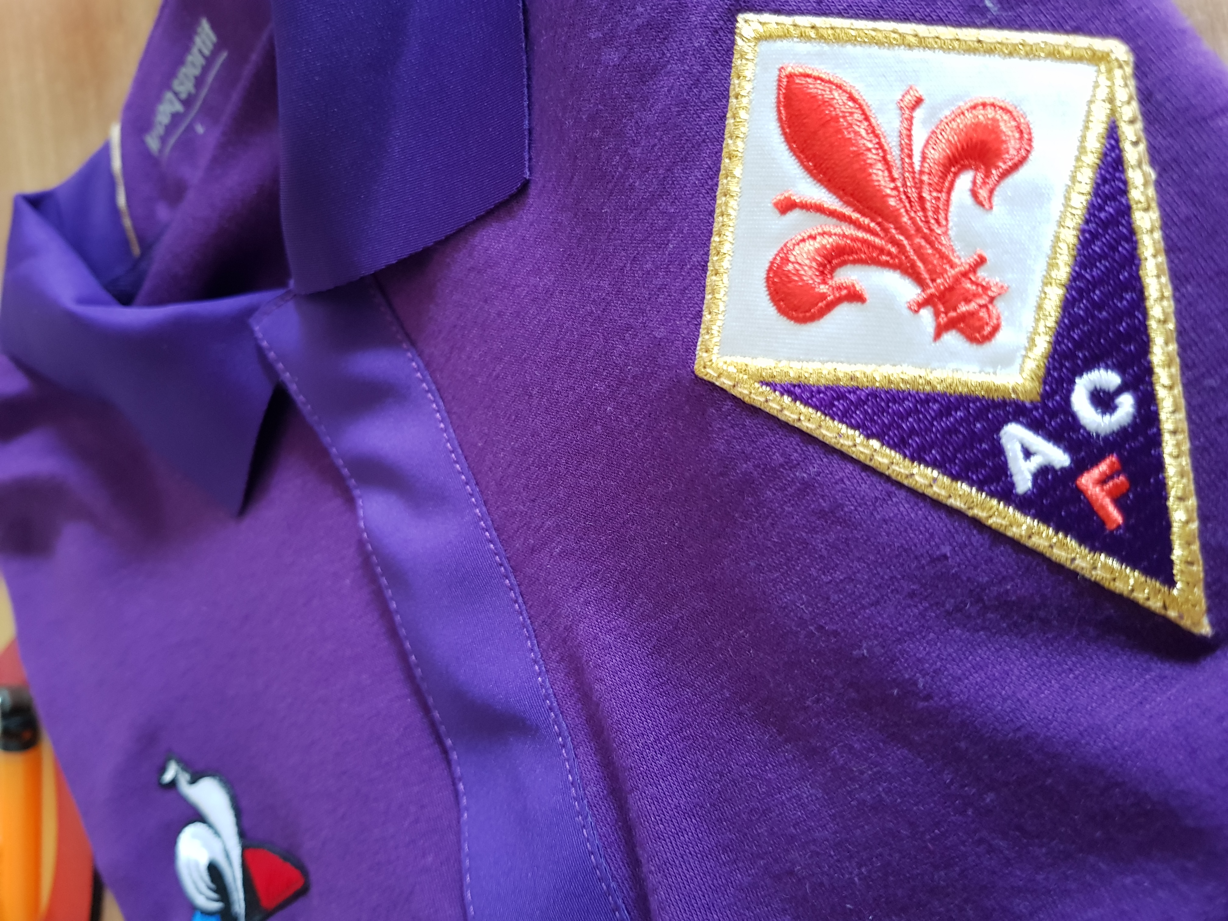 La Fiorentina vuole interrompere il rapporto con Le Coq Sportif. In pole Nike o New Balance