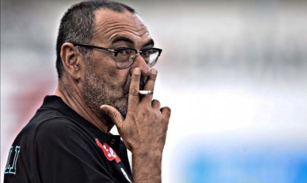 Maurizio Sarri torna in campo alla Continassa a dirigere l’allenamento dei bianconeri. Assenti