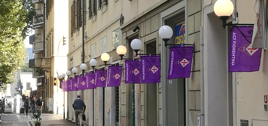 (FOTO) Arrivando alla stazione di Campo di Marte pensi che la Fiorentina abbia vinto lo scudetto