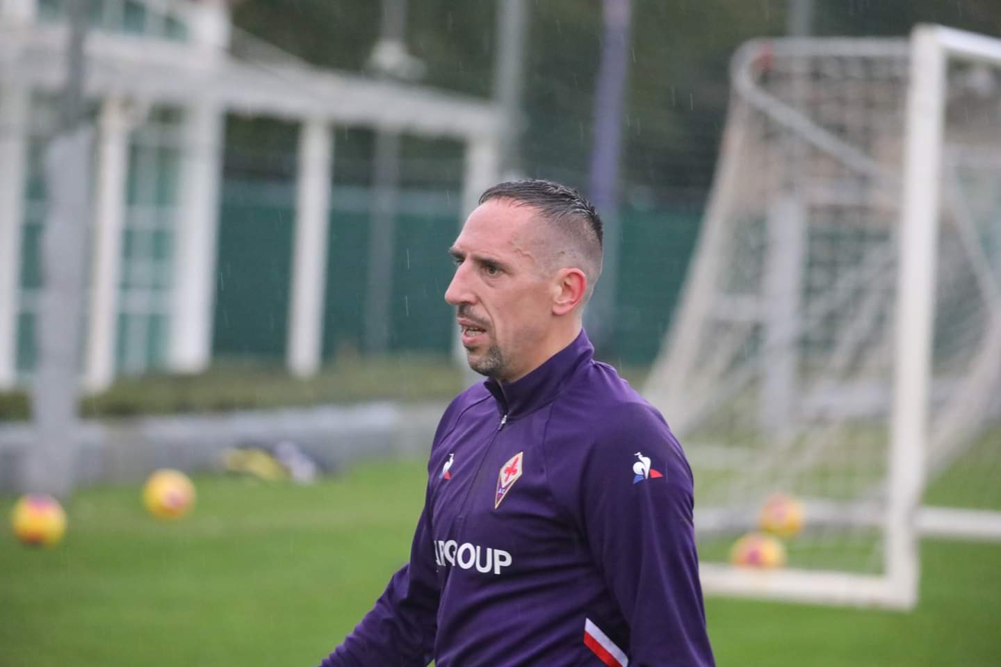 VIDEO, Ribery torna ad allenarsi sul campo, corsa per il campione francese. Sorride la Fiorentina