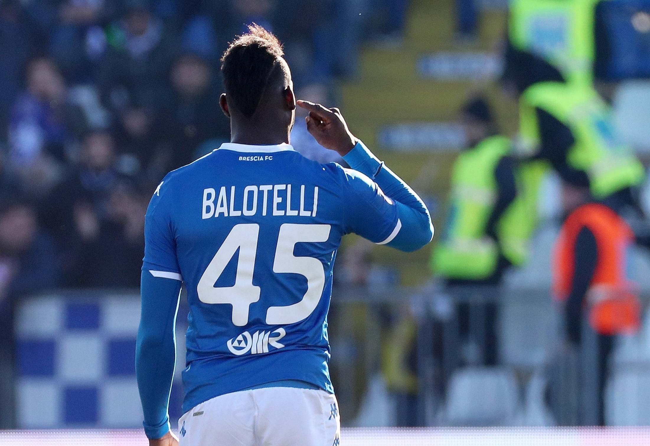 Balotelli: “Fermiamo la Serie A, avete rotto adesso. Non si scherza con la salute”