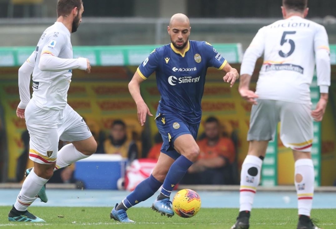 Amrabat sarà ufficialmente in prestito al Verona fino a fine anno. Ecco quando arriverà l’ufficialità viola