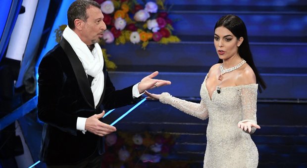 Georgina a Sanremo: “La maglia più bella del mondo? Quella della Juventus” e la Sampdoria risponde a tono…