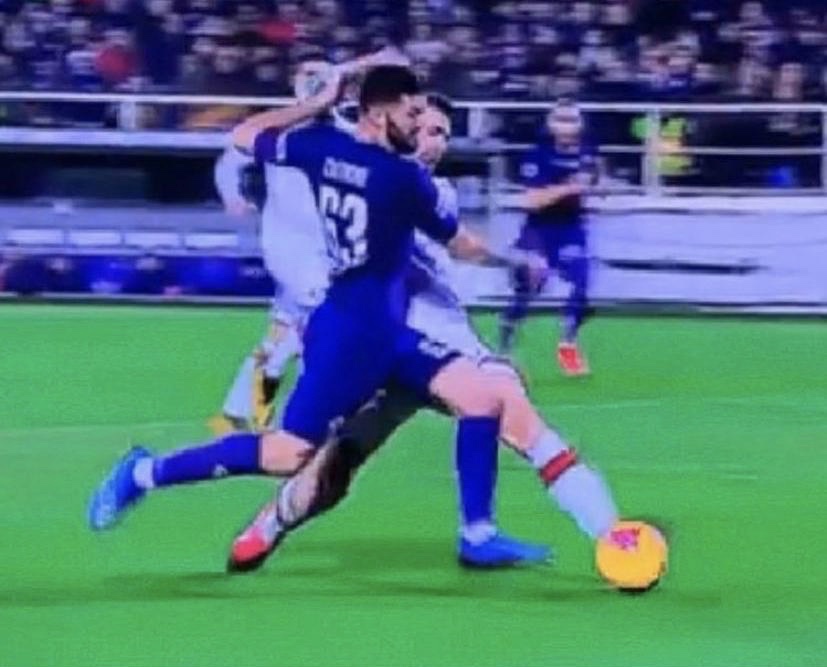 (FOTO): Theo Hernandez su Instagram posta lo screenshot del rigore su Cutrone con una emoticon