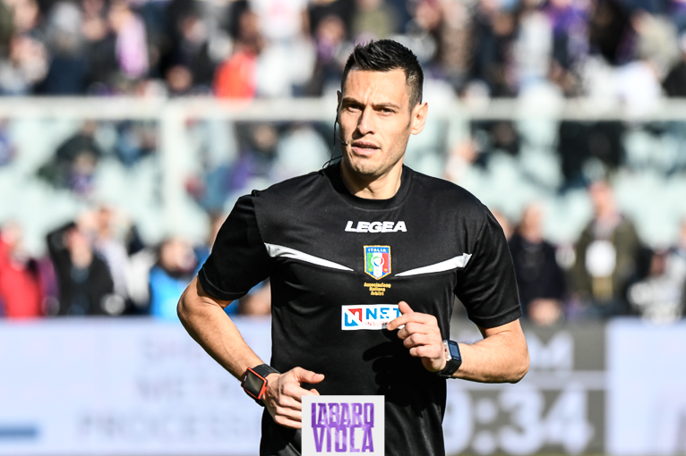 Cagliari-Fiorentina sarà arbitrata da Mariani. Al VAR ci sarà Manganiello