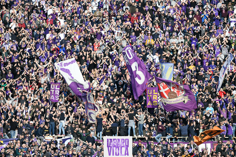 Il grande cuore viola della Curva Fiesole: “Superati oltre 5 mila euro con la raccolta! Avanti Firenze!”