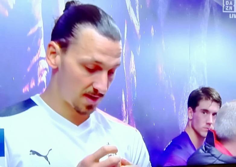 Vlahovic ci scherza su: “Trovate qualcuno che vi guardi come io guardo Zlatan”
