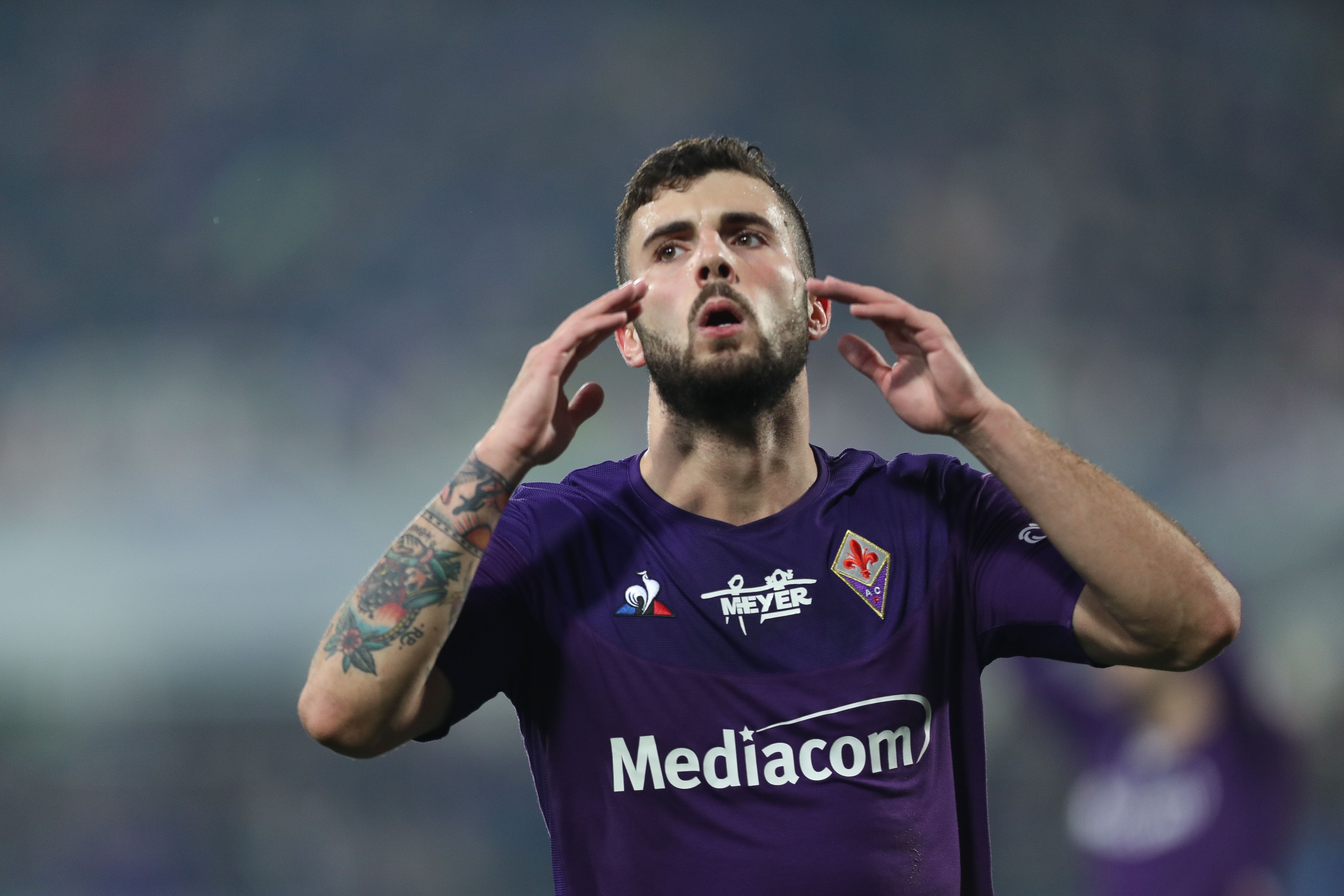 Cutrone: “Grazie a tutti per l’affetto. Sto bene e sono a casa per seguire le indicazioni. Ce la faremo!”