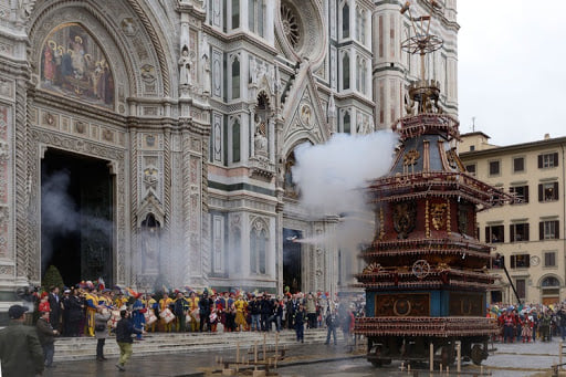 La redazione di Labaroviola augura una felice pasqua a tutti lettori
