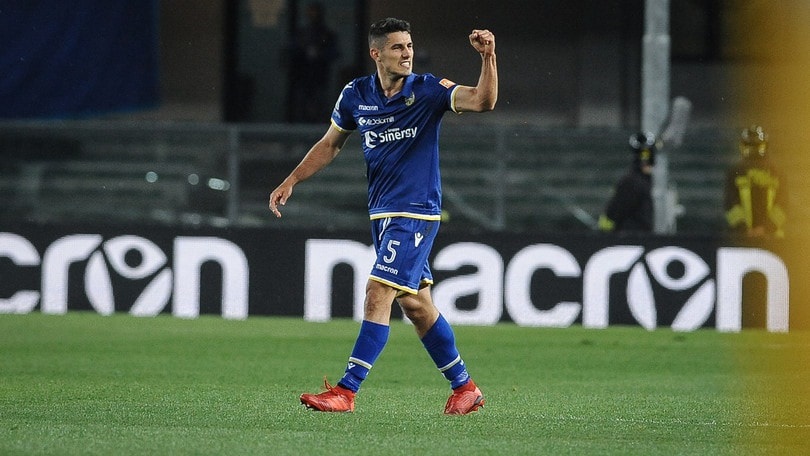 Al 17’ l’Hellas Verona trova l’1-0 con Faraoni su pallonetto di Amrabat. Fiorentina in affanno