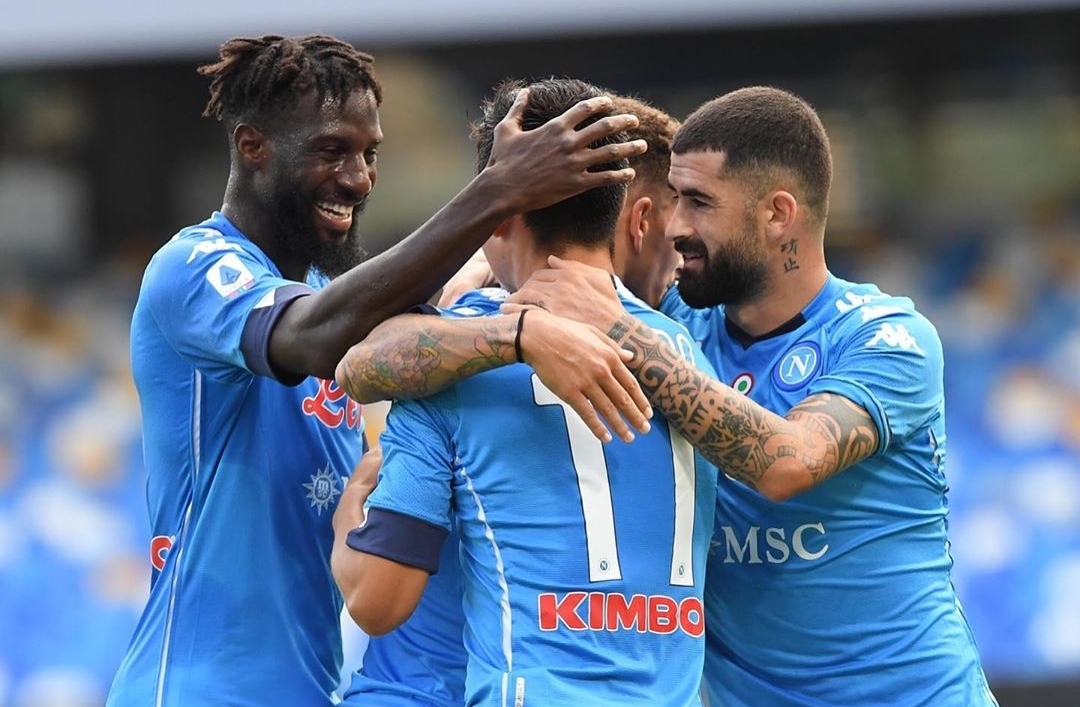 Il Napoli umilia l’Atalanta, quattro gol in un tempo. Alla fine finisce 4-1. Il racconto