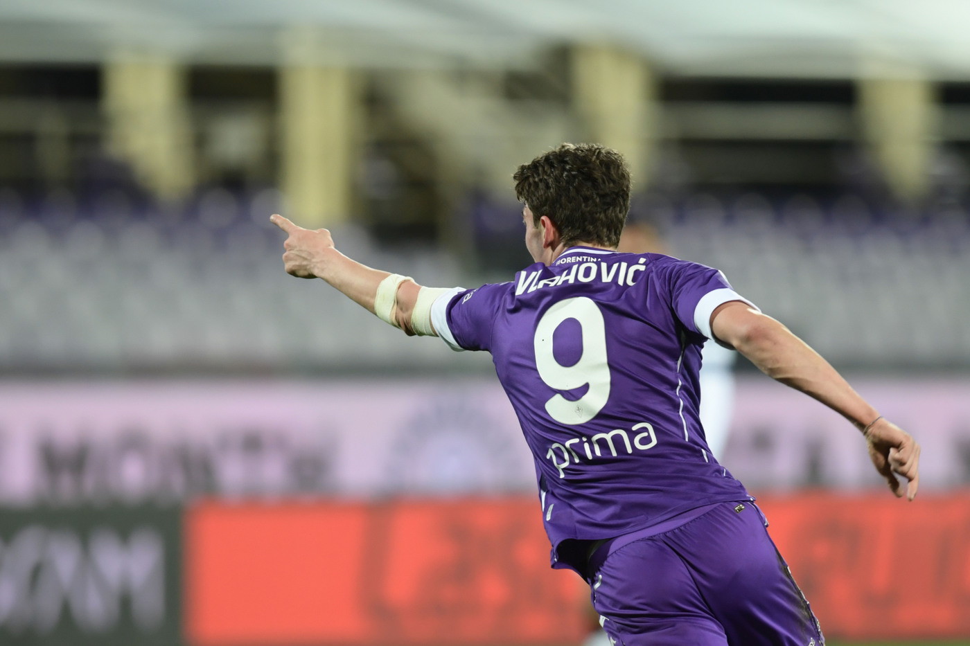 Al 48′ Fiorentina in vantaggio al Franchi contro lo Spezia. Vlahovic segna su cross di Castrovilli